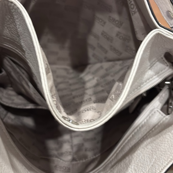 FINAL PRICE~Michael Kors Winter White Pebbled Leather Shoulder Bag~EUC - Picture 16 of 16